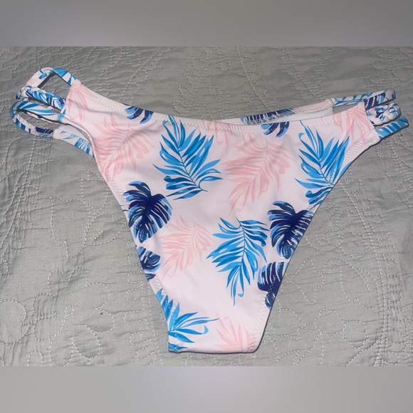 Cupshe Out of Leaves Bikini Bottom Size Small NWOT - Picture 2 of 4